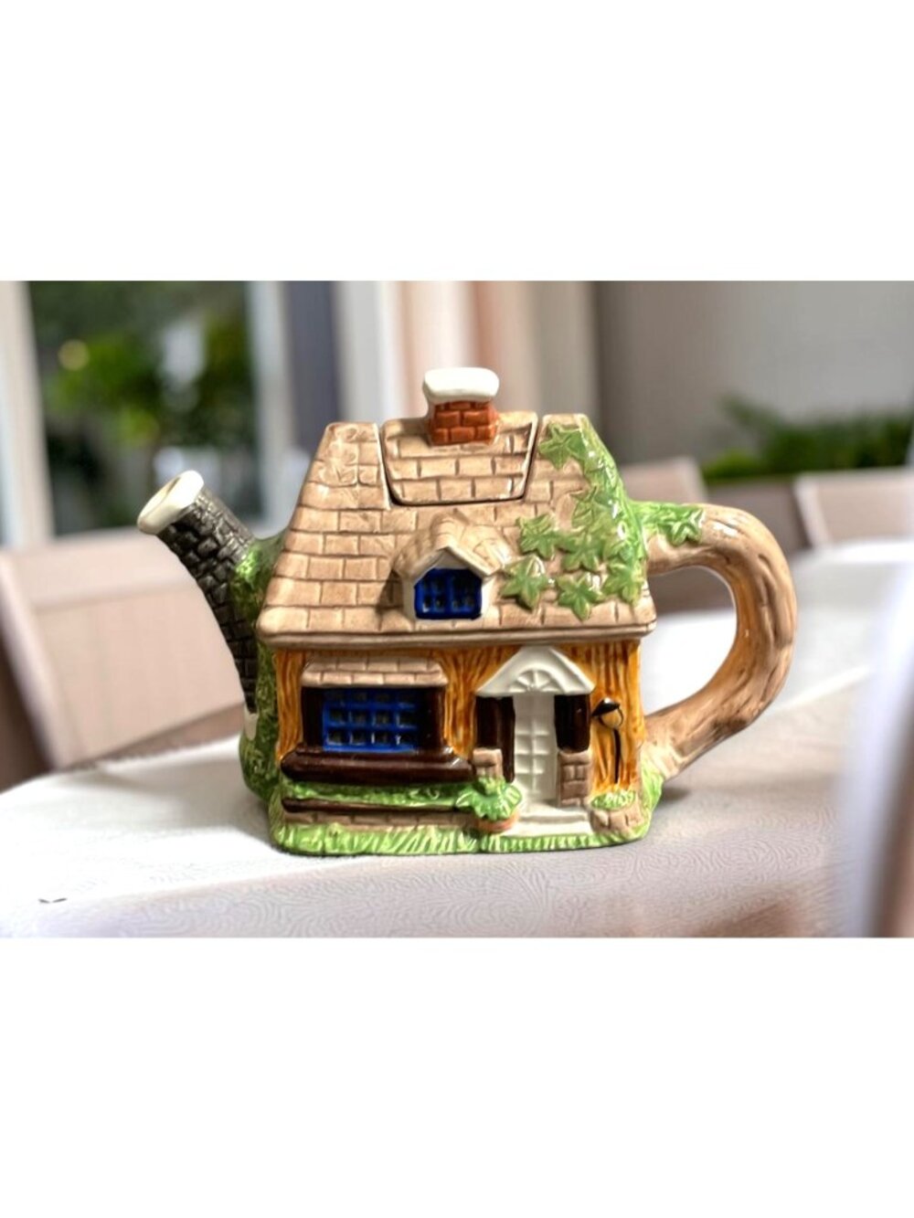 Young's Cottage-Style Ceramic Teapot With Removable Lid